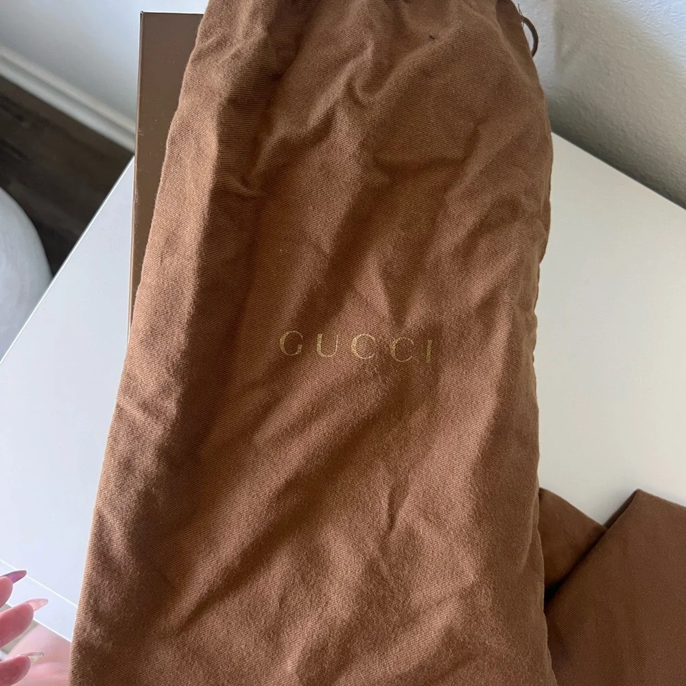 Gucci Brown Kitten Heel Shoes with Bow Detail - Picture 10 of 10